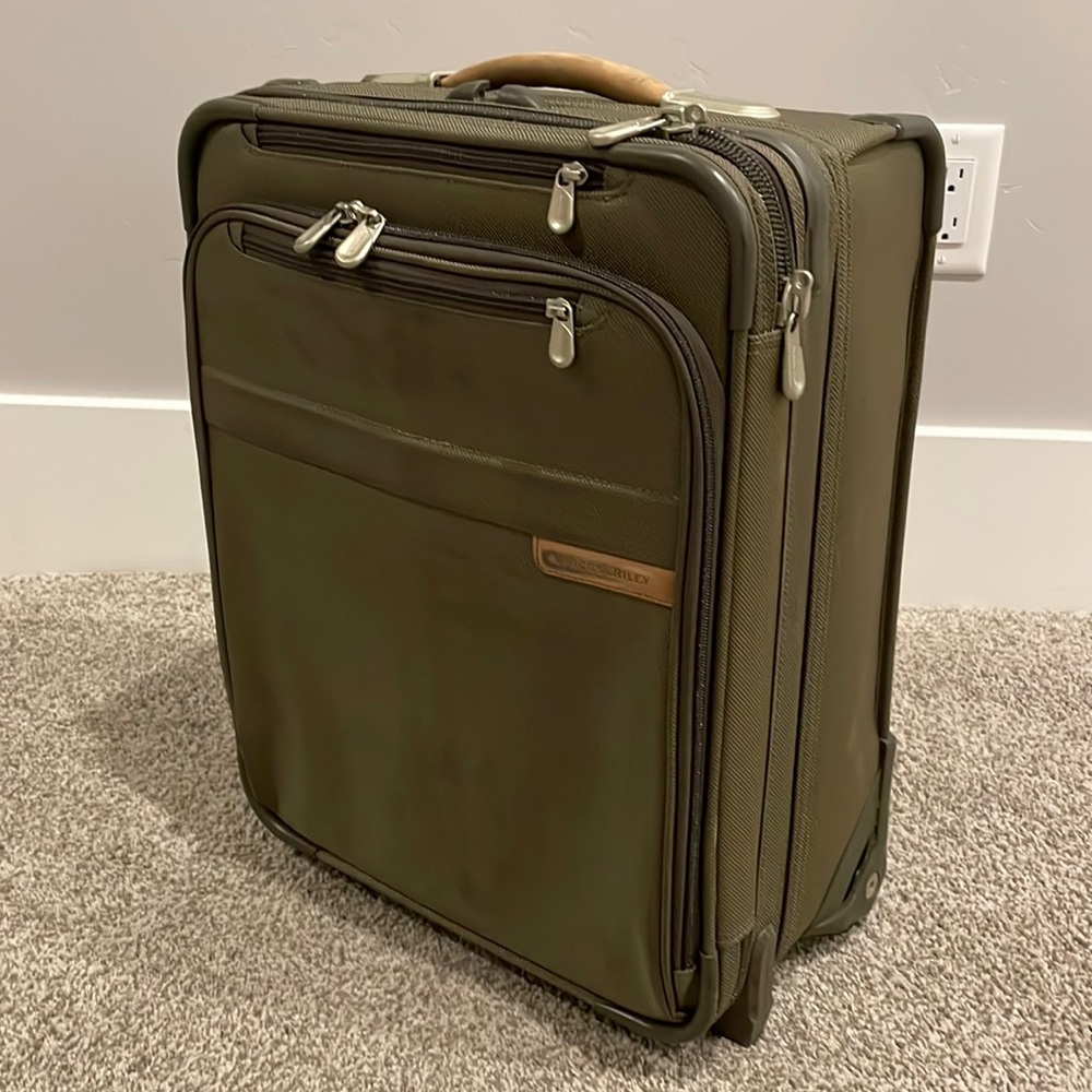 Briggs & Riley 2 wheel roller bag, small cabin Baseline model.